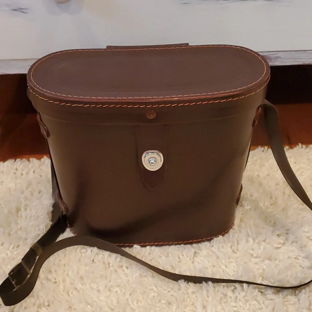 Vintage Japanese Binoculars With Leather Carrying Case - Picture 6 of 13